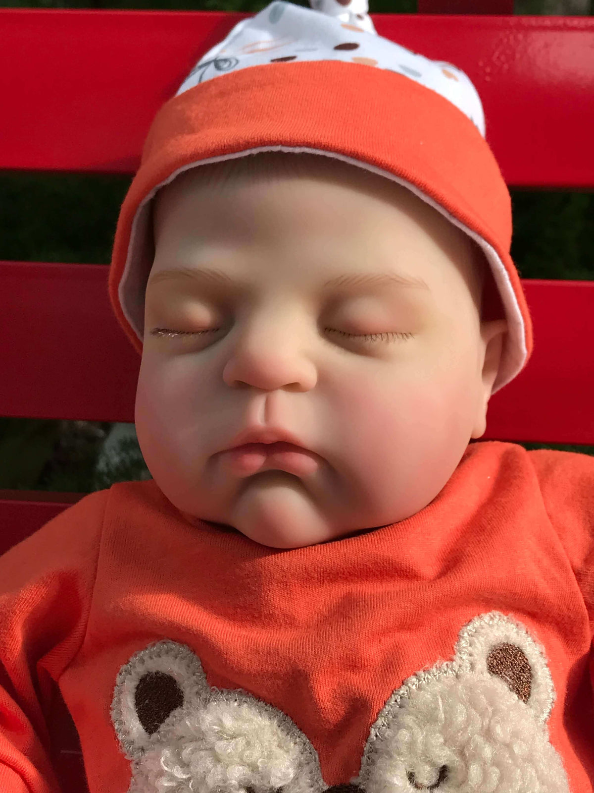 18 Zoll Reborn-Babypuppe im roten Outfit