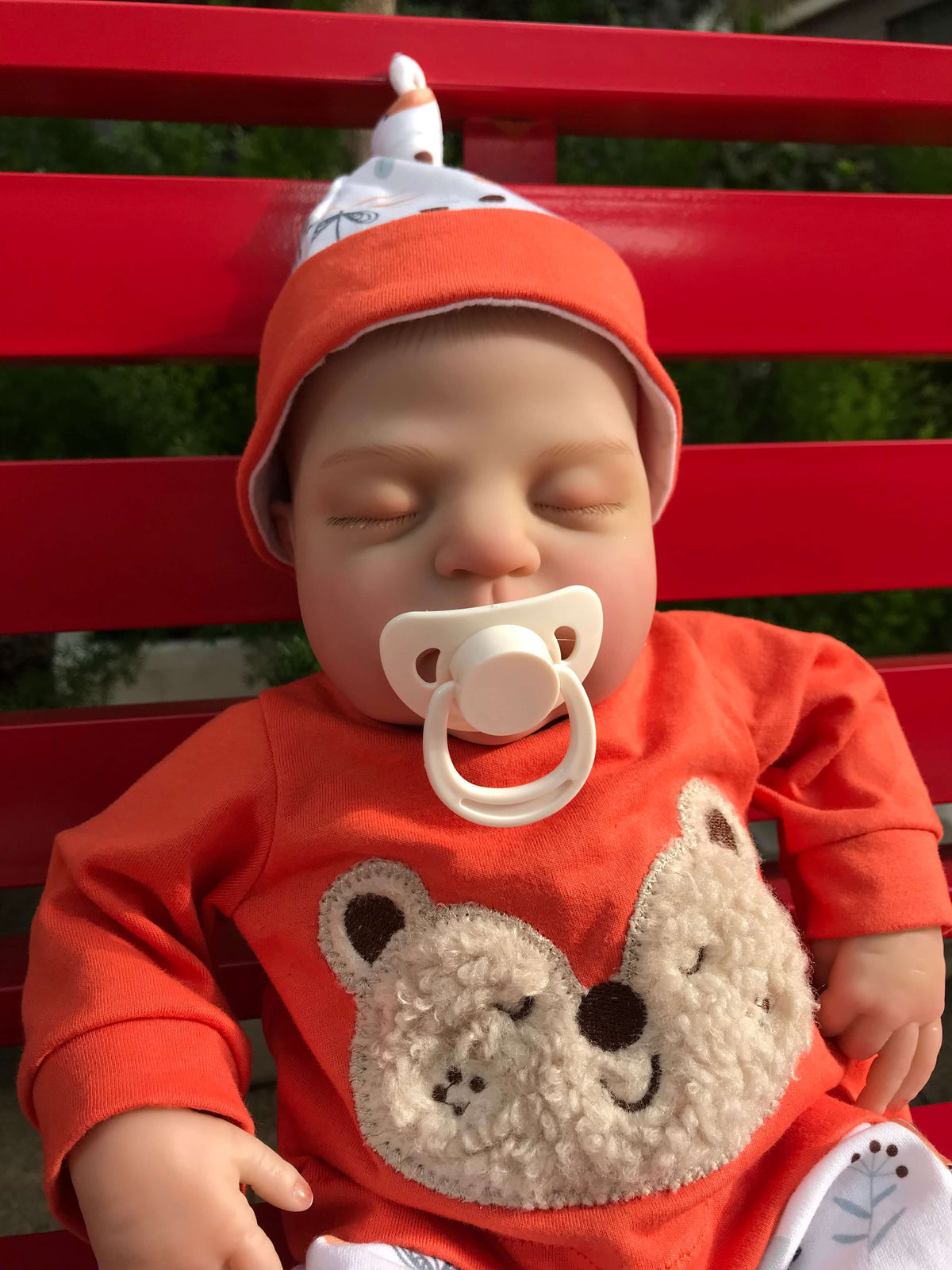 18 Zoll Reborn-Babypuppe im roten Outfit
