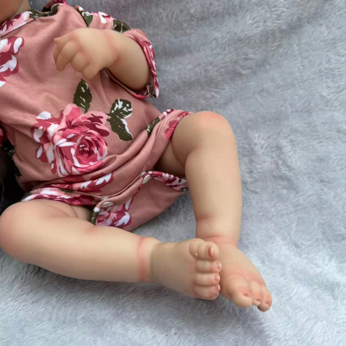 18-Zoll (45 cm) Rosalie Ganzkörper-Vinyl-Reborn-Puppe – lebensechte 3D-Haut, wasserdicht, schlafendes Baby mit gerooteten Haaren