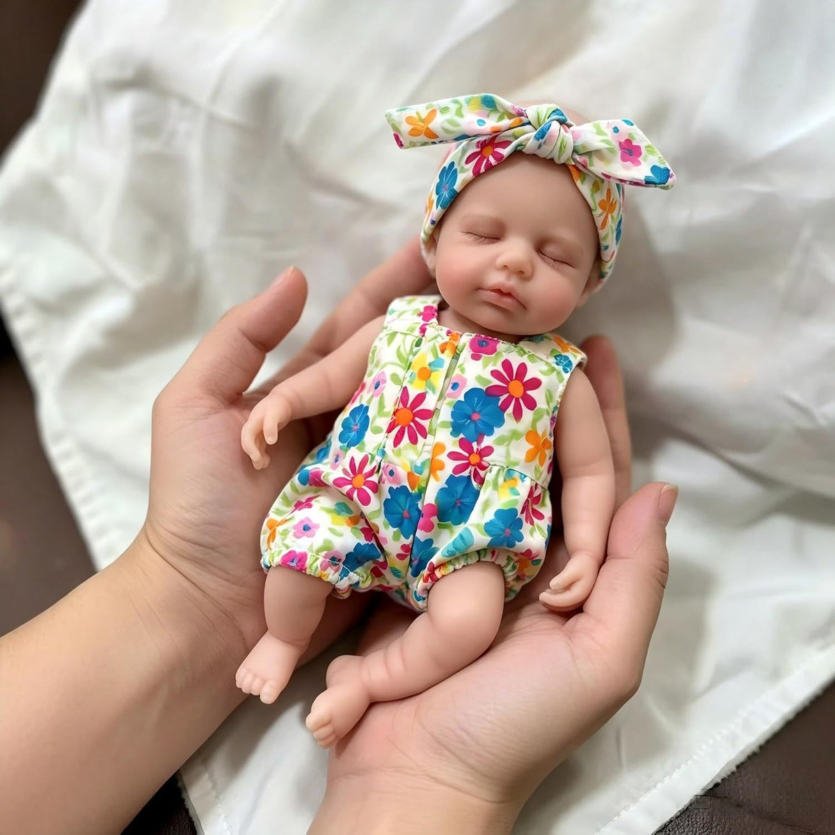8-Zoll Reborn-Babypuppe aus Vollsilikon, schlafend, mit Blumen-Strampler und Schnuller, Mini-Begleiter als Geschenk für Geburtstag & Feiertage