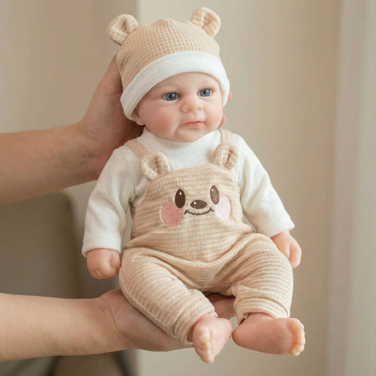 12-Zoll Reborn-Puppe aus Vollsilikon, hellfarbener Teddybär-Overall