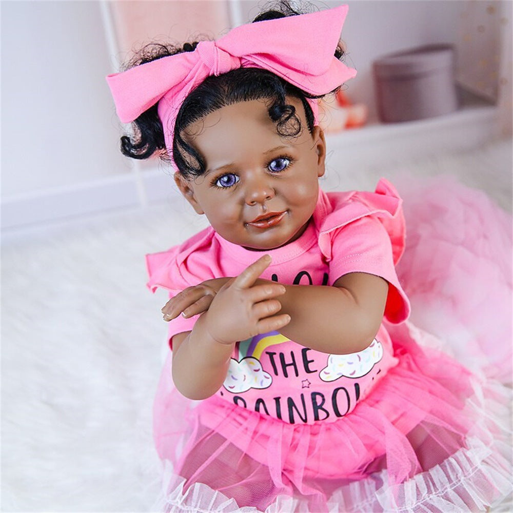 24 Zoll Reborn-Puppe mit Stoffkörper, simuliertes afrikanisches Kinderspielzeug, Geschenk- und Begleitpuppe