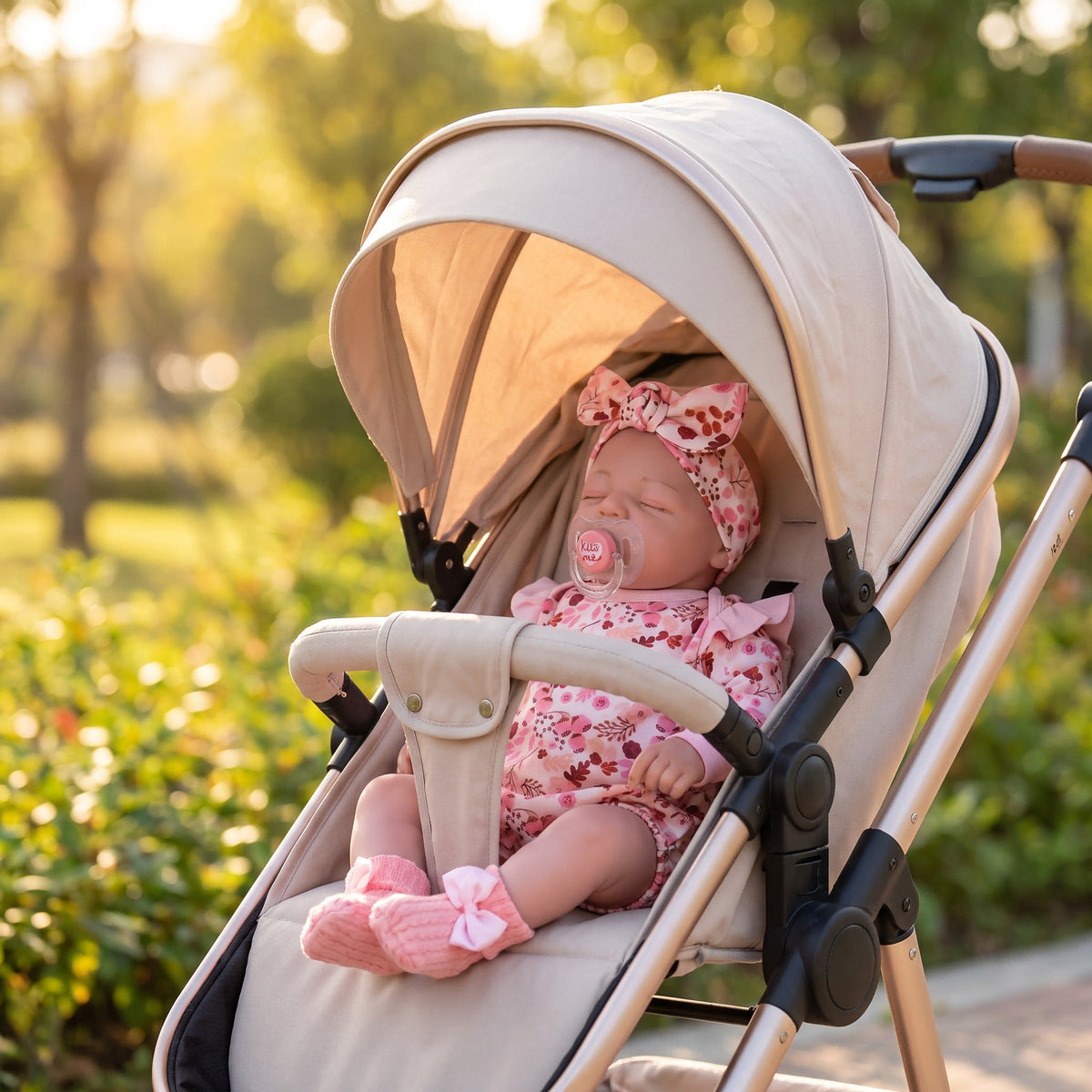 19 Zoll große, süß lächelnde Reborn-Puppe mit Stoffkörper, rosafarbenem Blumen-Outfit, Komfortspielzeug als Geschenk für Feiertage