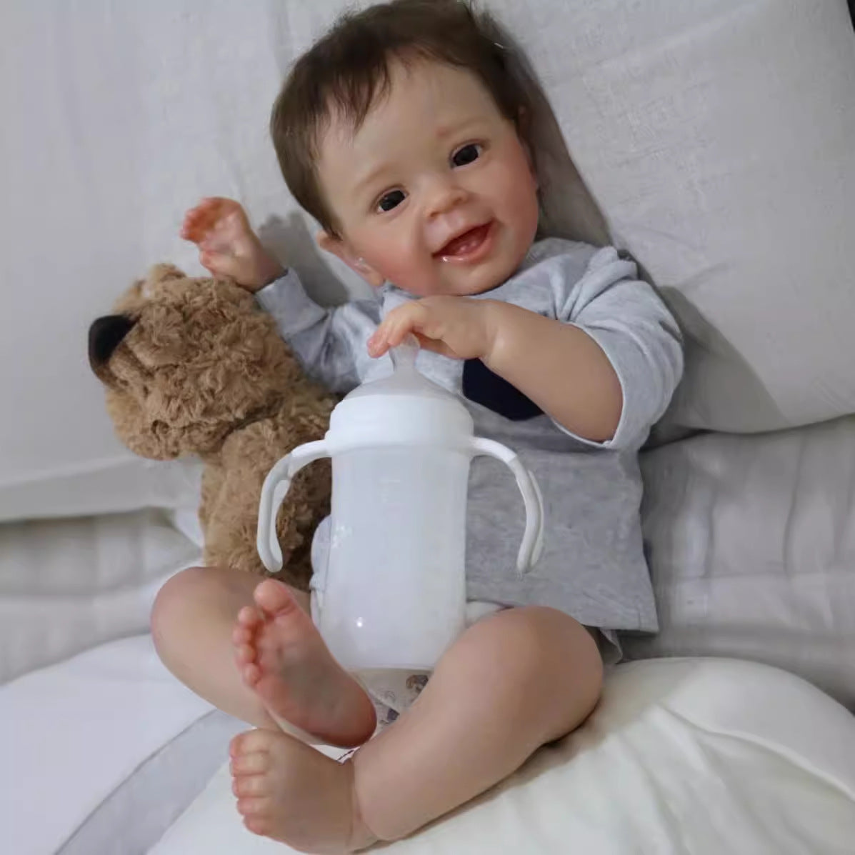 58 cm realistische Reborn-Babypuppe mit Stoffkörper, Neugeborenen-Puppe als Geschenk
