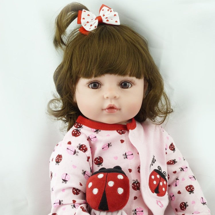 18-Zoll-Reborn-Puppe mit Stoffkörper, realistischer Hautstruktur, idealer therapeutischer Komfortbegleiter im Geschenkset