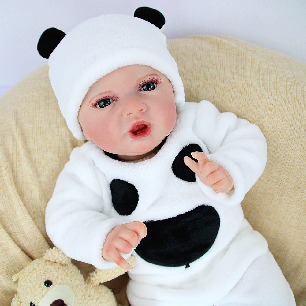 22-Zoll-Reborn-Babypuppe mit Stoffkörper und offenen Augen, süßes Plüsch-Outfit im Panda-Design, Geschenkidee für Geburtstage und Feiertage
