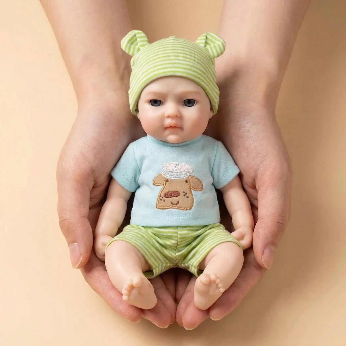 12-Zoll-Silikon-Reborn-Puppe mit grün gestreiftem Hut