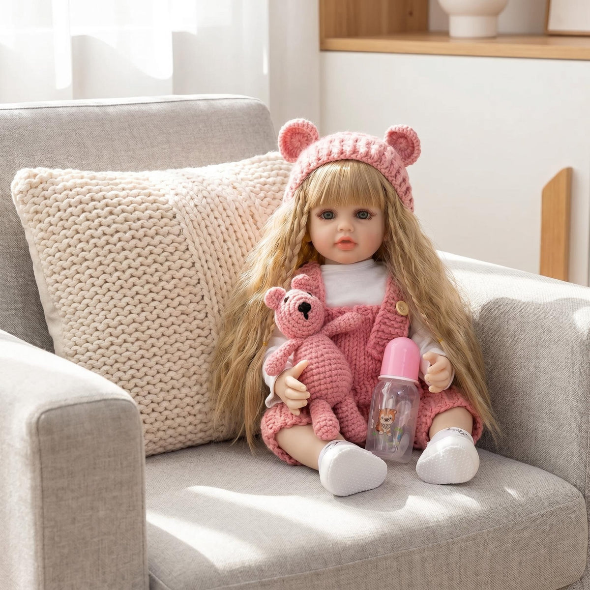 22 Zoll Vollvinyl-Reborn-Puppe mit gestrickter Bärenohrenmütze, lebensechten blauen Augen, erstklassiges Überraschungsgeschenk für Geburtstagsfeiern und Festtage