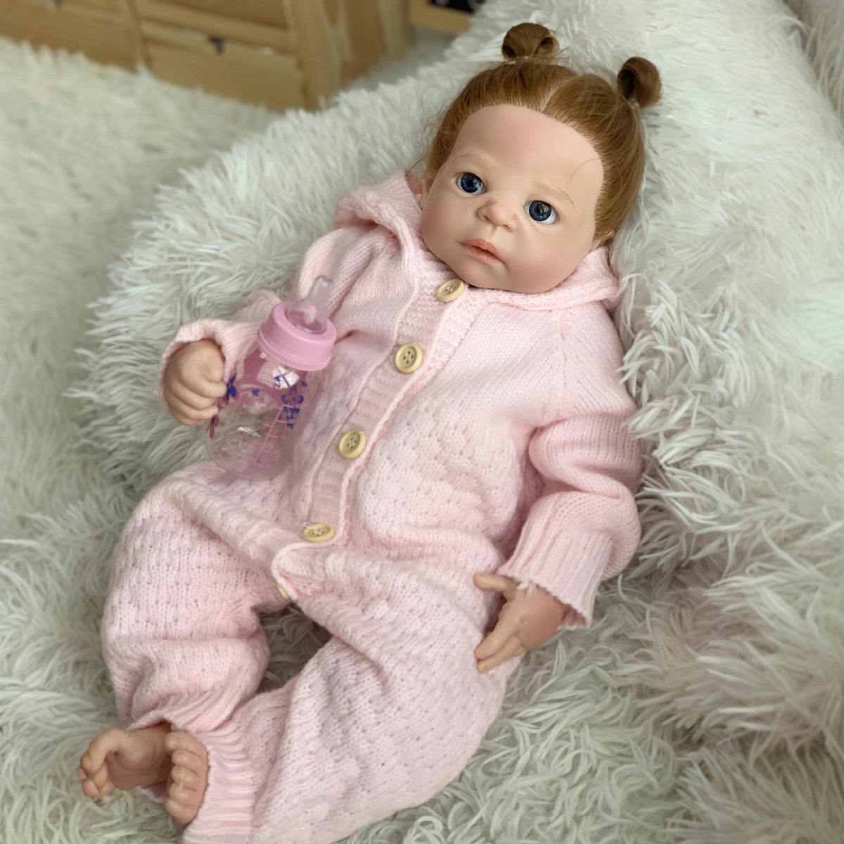22 Zoll Vollsilikon Reborn Puppe Mädchen, realistisches lebensechtes Neugeborenes mit rosa Strickoutfit & Babyflasche, Mädchenspielzeug als Sammlergeschenk