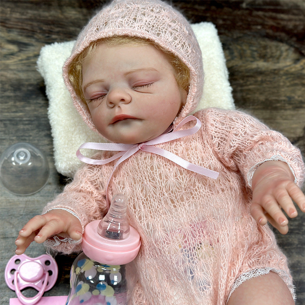 Lebensechte 17-Zoll-Sammlerpuppe mit Stoffkörper, Outfit mit Tierdruck und passendem Hut, Spielgefährte für jedes Alter zum Spielen und Ausstellen