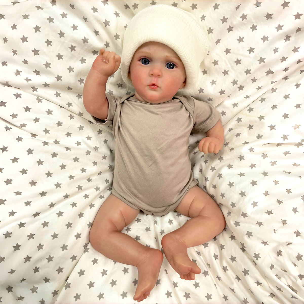 19 Zoll realistische Reborn-Neugeborenen-Puppen mit Stoffkörper, detaillierter 3D-Haut, handgefertigte Sammlerpuppe, Spielzeug für Mädchen und Puppenliebhaber