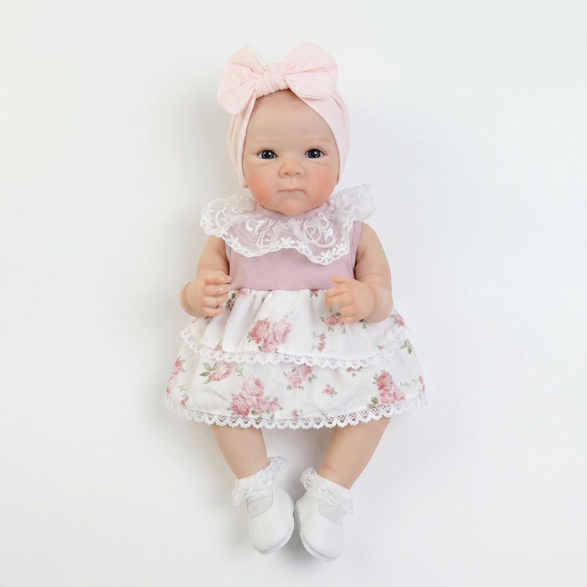 Blumenkleid aus Spitze, 18-Zoll-Reborn-Puppe mit Ganzkörper-Vinyl, großer rosa Turban-Schleife, offenen Augen, realistischer Outdoor-Stil, neugeborenes Sammlerstück