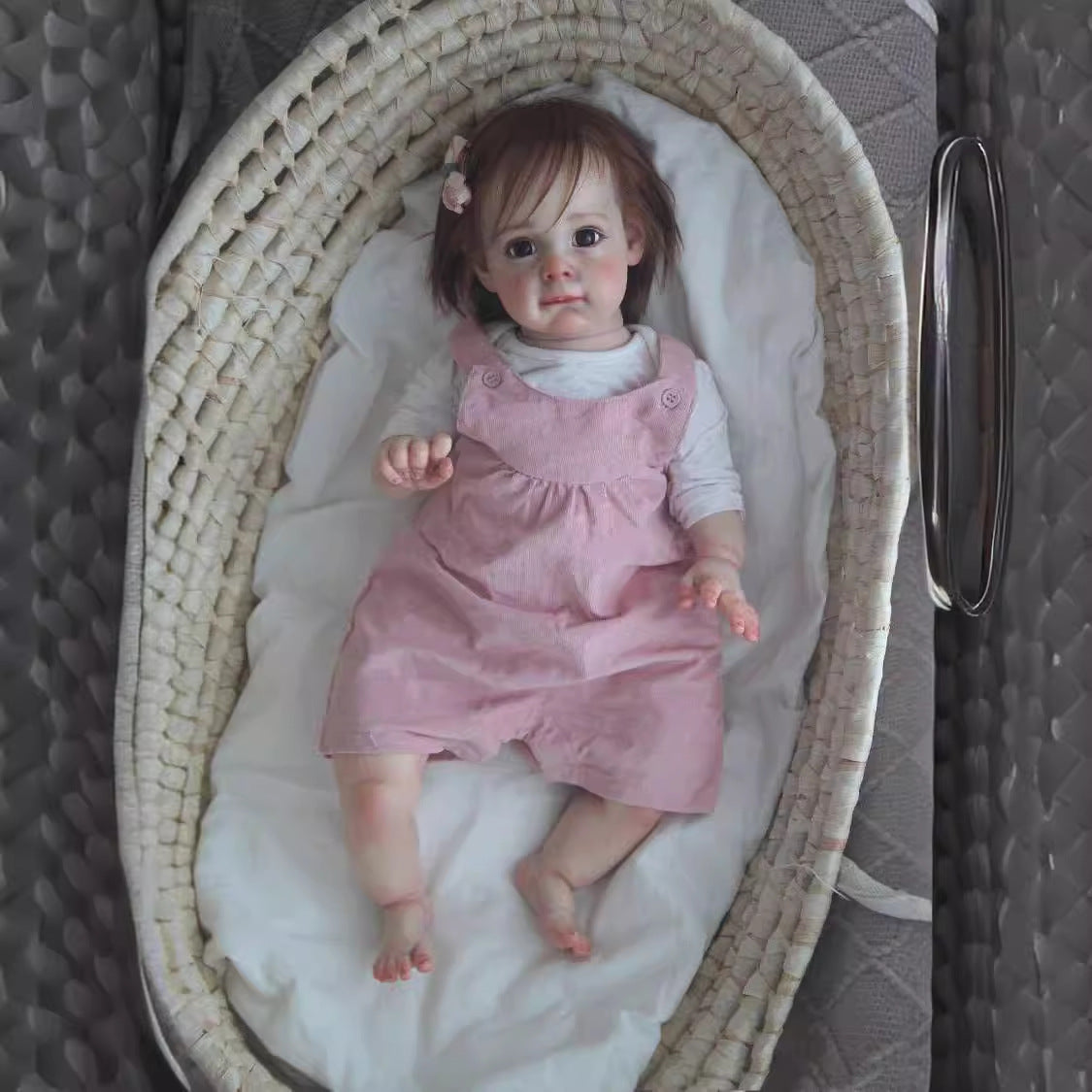 24 Zoll Reborn Babypuppe Mädchen Kleinkind handgefertigt mit Stoffkörper lebensechte Neugeborenen-Geschenkpuppe