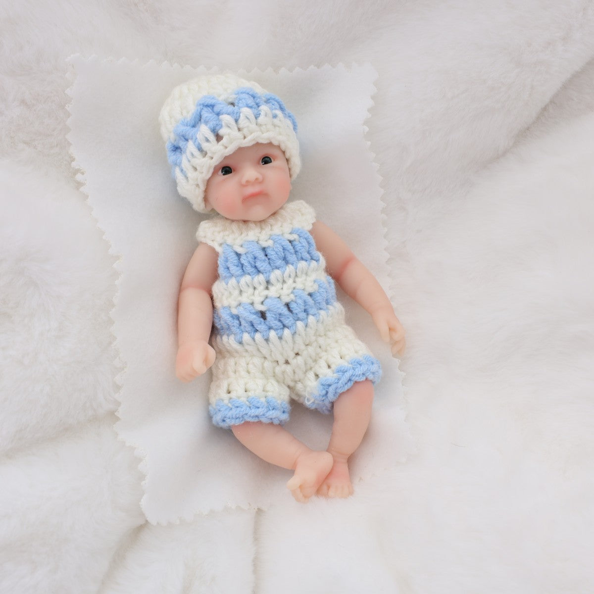 6-Zoll-Handflächen-Reborn-Babypuppe aus massivem Silikon, realistische, dehnbare Spielzeugpuppe als Geschenk für Kinder