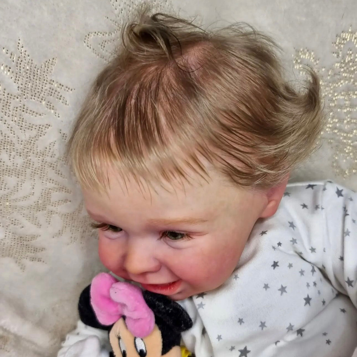 22 Zoll lebensechte, handgefertigte Reborn-Babypuppe mit Stoffkörper, 3D-echter Haut, Kinderspielzeug, Geschenk für Mädchen