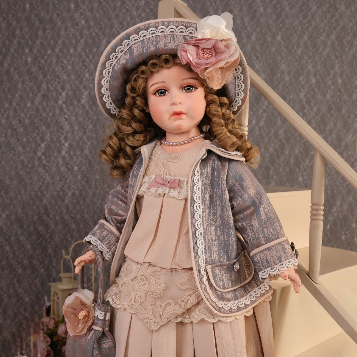 26-Zoll antike Biskuitporzellan-Puppe, Mädchenpuppe mit wunderschönem Kleid