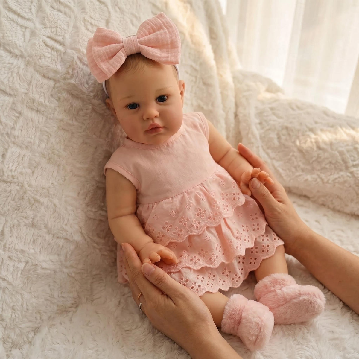 22 Zoll Reborn-Babypuppe mit Stoffkörper und beweglichen Vinylgliedmaßen, durchdachtes Geschenk für Geburtstagsfeiern, Thanksgiving, Weihnachten und alle festlichen Anlässe