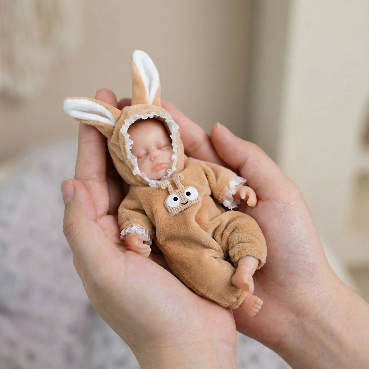 15 cm Schnecken-Reborn-Puppe mit kleinen Ohren aus Silikon