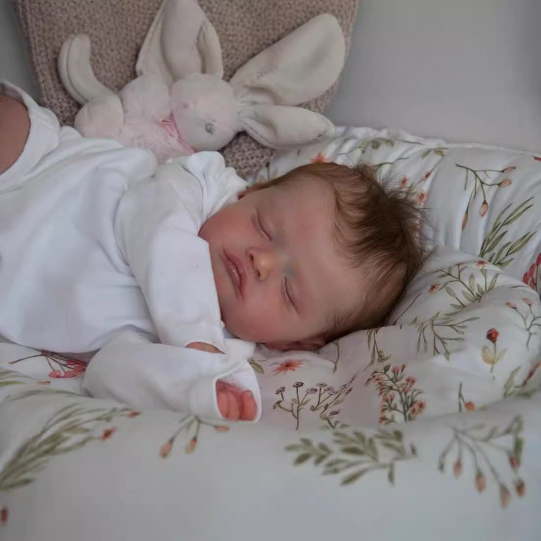 19 Zoll Reborn-Puppen mit Stoffkörper, weich anfühlende neugeborene Babypuppen, Spielzeug für Mädchen, Reborn-Puppen