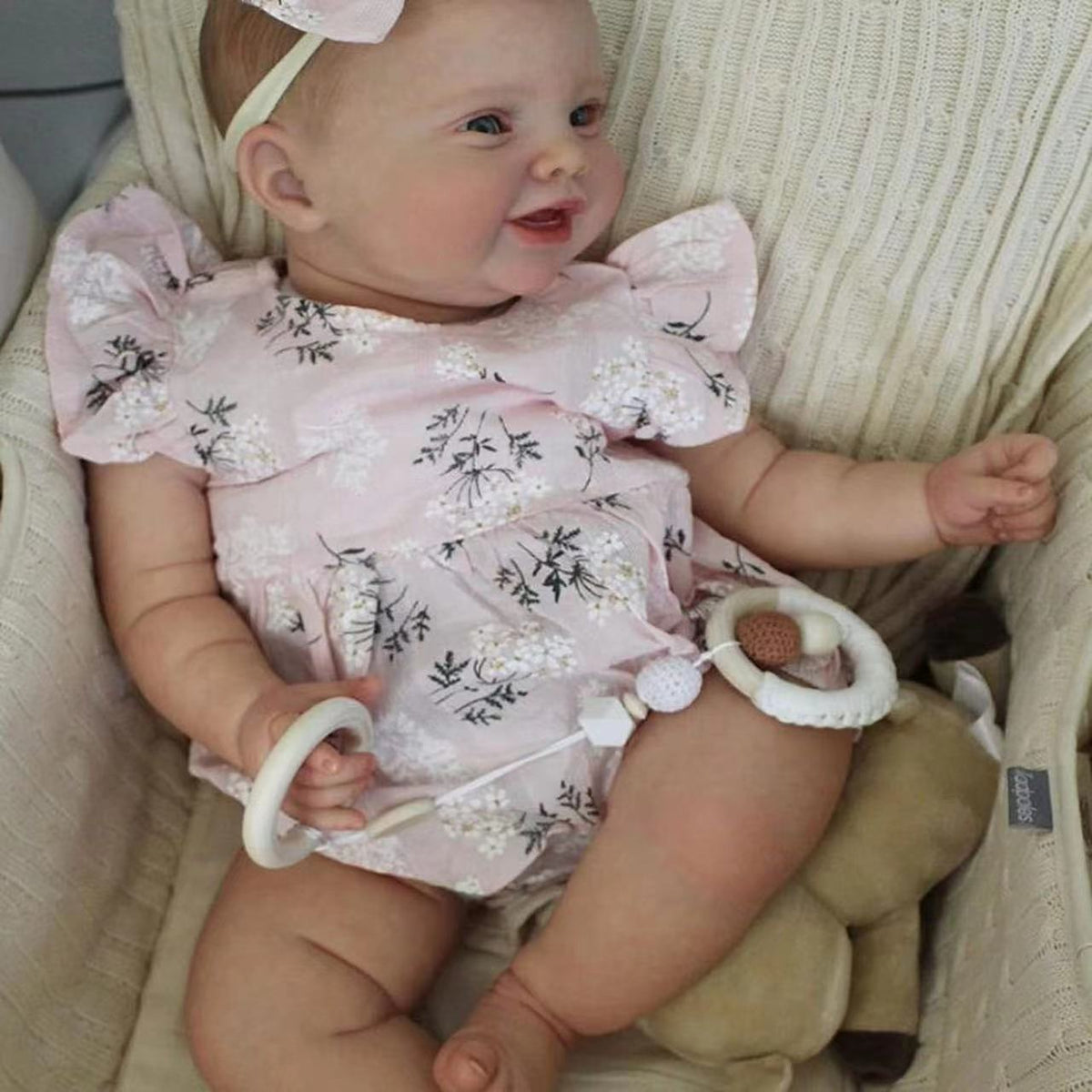 24 Zoll Reborn Babypuppe mit Stoffkörper Mädchen handgezeichnete Haare handgefertigte Puppe für Geschenk