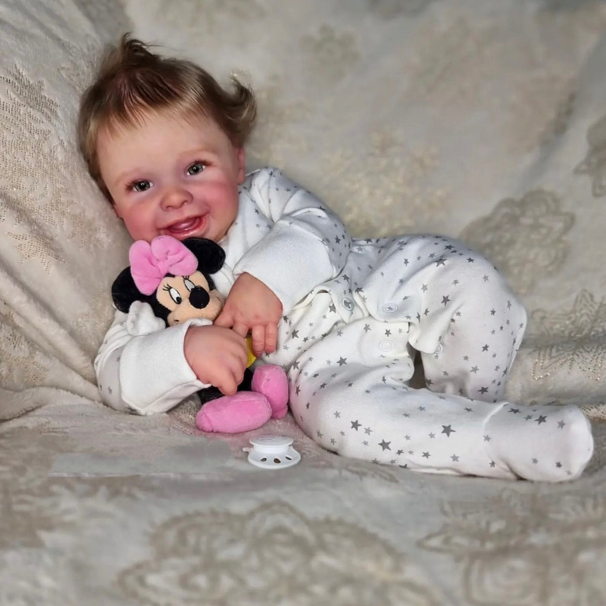 22 Zoll lebensechte, handgefertigte Reborn-Babypuppe mit Stoffkörper, 3D-echter Haut, Kinderspielzeug, Geschenk für Mädchen