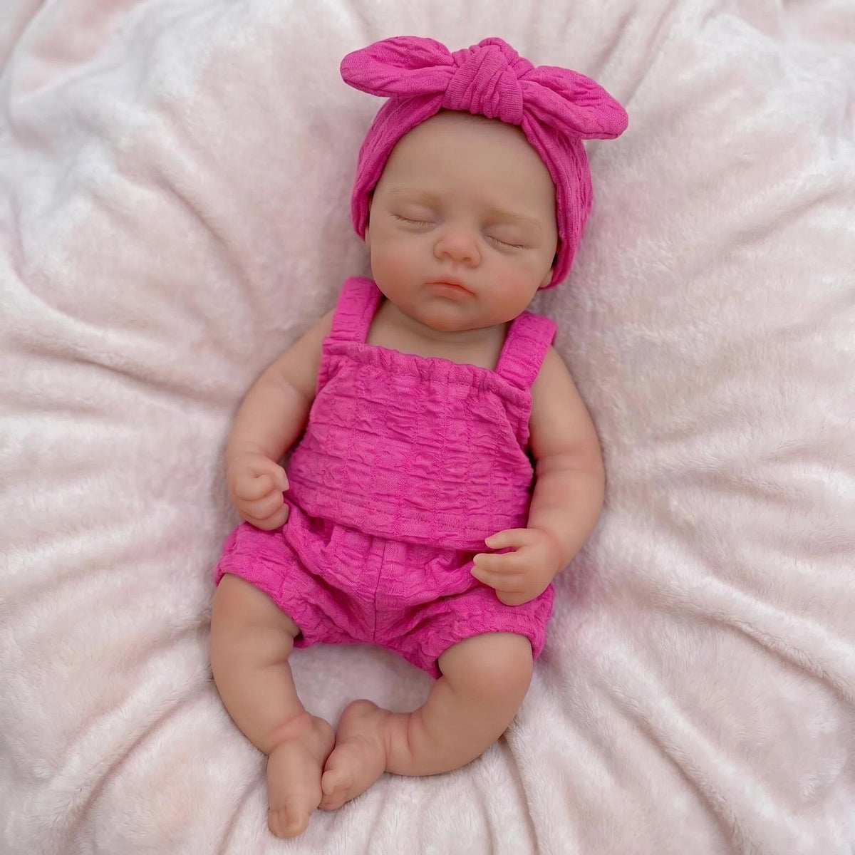 Rosenrotes Bubble-Outfit, 12-Zoll-Reborn-Babypuppe aus Vollsilikon, schlafend, mit übergroßer Schleife am Turban, geschlossene Augen, Mini-Neugeborenes, Sammlerpuppe