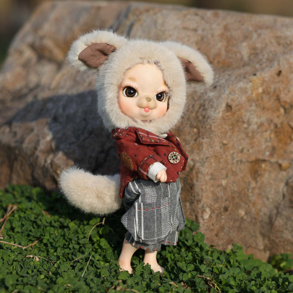 Entzückende 10-Zoll-Porzellan-Anziehpuppen (BJD) in Rotbraun