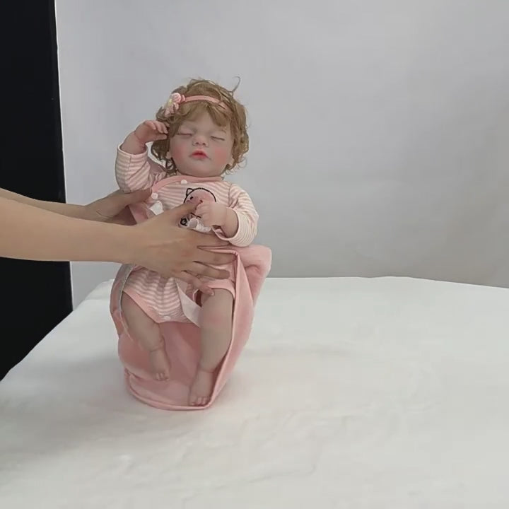 22 Zoll lebensechte Reborn-Babypuppe im Ferkel-Anzug