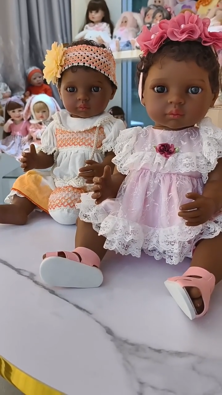 50 cm große, schwarze, lebensechte Reborn-Babypuppe, schwarze Haut, Vollkunststoff, Haar-Transplantation, afrikanische Mädchenpuppe